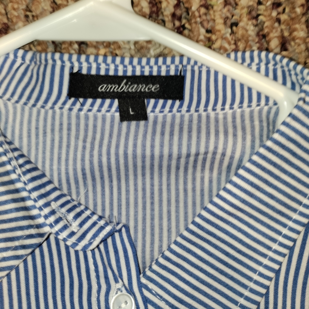 Cold shoulder button up - Picture 3 of 3